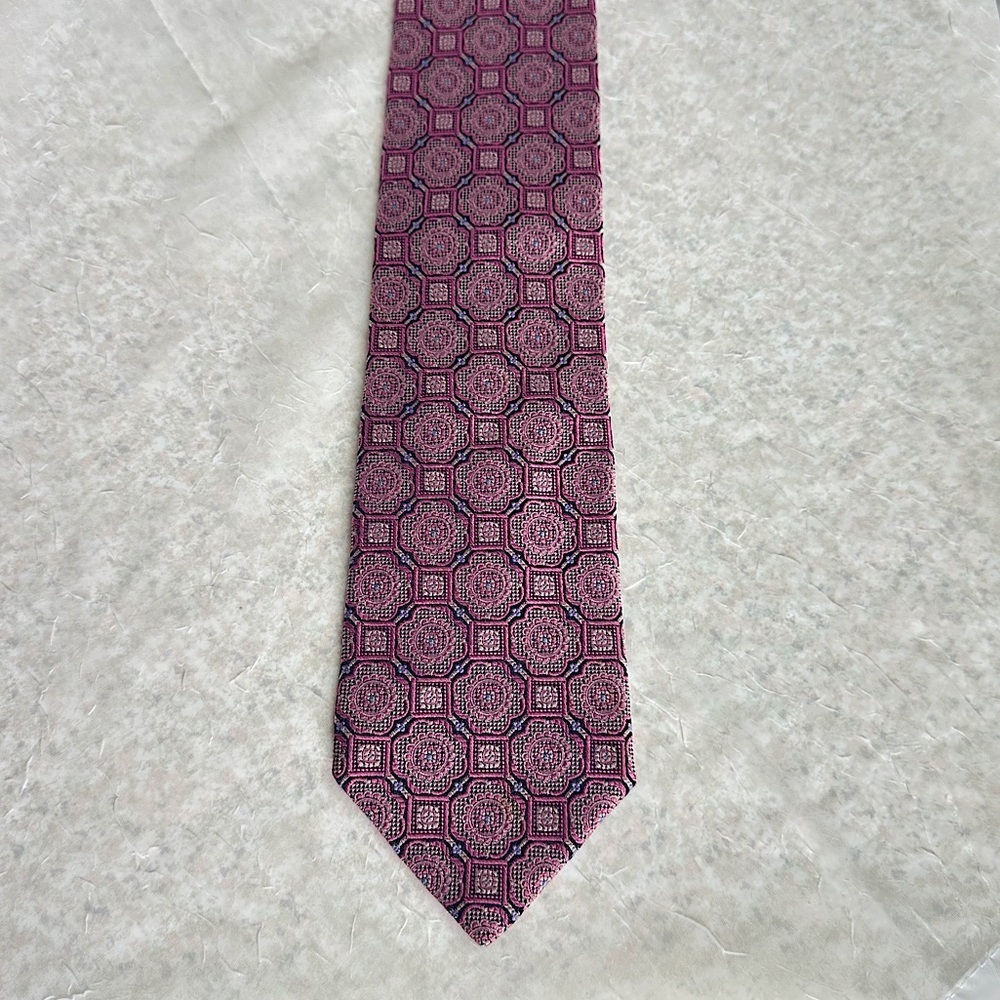 3/$20 💥 Hart Schaffer Marx Silk Pink‎ Geometric Print Neck Tie